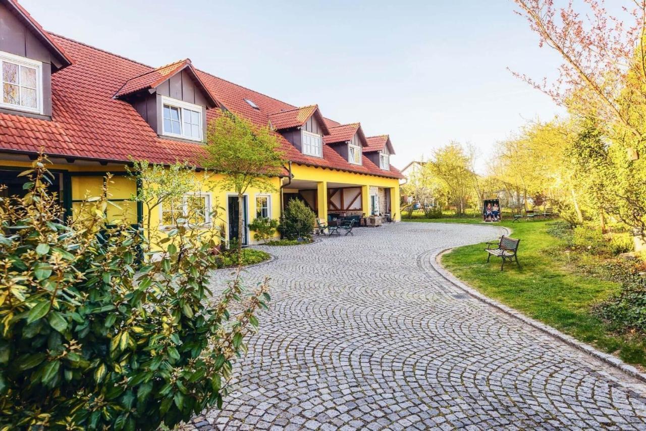 Pension Sankt Urban Sommerach Buitenkant foto